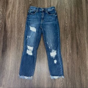 Buckle Ultra High Rise Mom Jeans Size 26